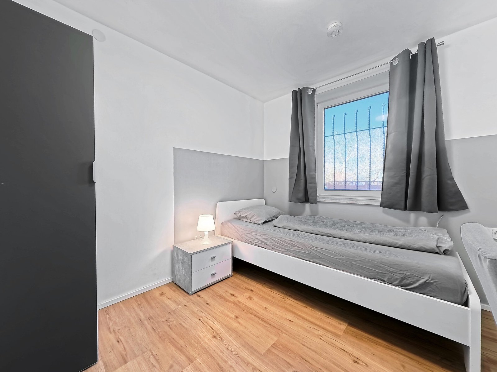13 Haus 2 OG –  2 Zimmer Wohnung mit 4 Betten 1. Obergeschoss (4531 Neuhofen an der Krems)